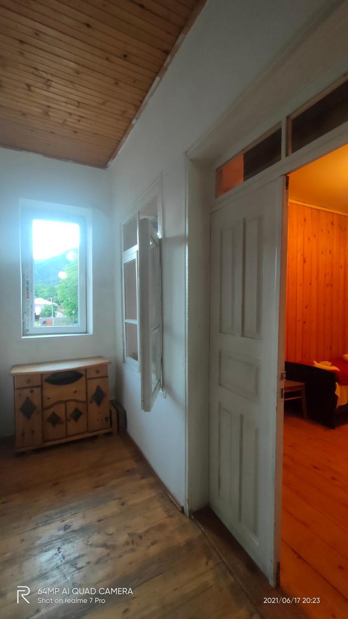 Shaulini Kashveti Quarto foto